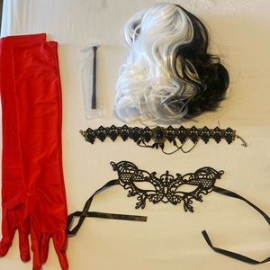 Cruella costume wig and accessories 🖤 ♥️